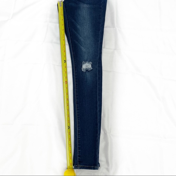 FASHION NOVA JEANS - Picture 3 of 5